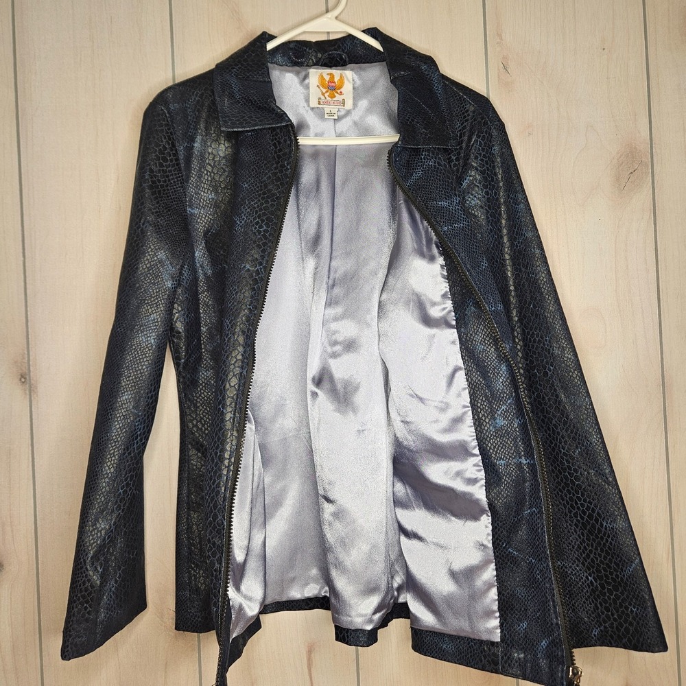 Ameri Mode Women's Blue Faux Snakeskin Jacket Lar… - image 7